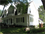 933 S QUINCY ST, a Dutch Colonial Revival house, built in Green Bay, Wisconsin in 1905.