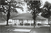 TAYLOR PARK TAYLOR PARK, a Colonial Revival/Georgian Revival park shelter/building, built in Fond du Lac, Wisconsin in 1900.