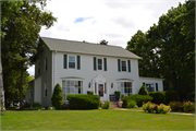 2525 Riverside Ave, a Colonial Revival/Georgian Revival house, built in Marinette, Wisconsin in 1920.