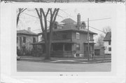 952-956 SPAIGHT ST, a Prairie School house, built in Madison, Wisconsin in 1906.