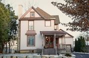 115 S GARFIELD AVE, a Queen Anne house, built in Janesville, Wisconsin in 1895.
