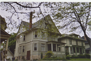 2729 N SUMMIT AVE, a Queen Anne house, built in Milwaukee, Wisconsin in 1896.