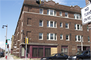 800-810 N 27TH ST/2632 W WELLS ST, a English Revival Styles apartment/condominium, built in Milwaukee, Wisconsin in 1916.