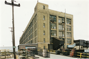 444 HIGHLAND DR (AKA 500 Highland Ave), a Astylistic Utilitarian Building industrial bldg/manufacturing facility, built in Kohler, Wisconsin in 1925.