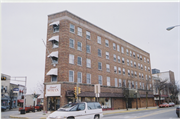 207 W COOK ST, a Commercial Vernacular lodging-hotel, built in Portage, Wisconsin in 1927.