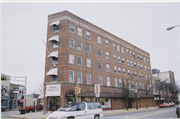 207 W COOK ST, a Commercial Vernacular hotel/motel, built in Portage, Wisconsin in 1927.