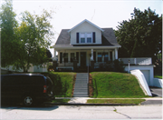 511 W RIVER DRIVE 511 W RIVER DRIVE, a Bungalow house, built in West Bend, Wisconsin in 1921.