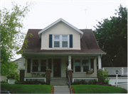 511 W RIVER DRIVE 511 W RIVER DRIVE, a Bungalow house, built in West Bend, Wisconsin in 1921.