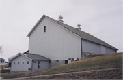 W6303 HEFTY RD, a Astylistic Utilitarian Building barn, built in Washington, Wisconsin in .