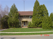 1106 E FOREST AVE, a Craftsman house, built in Neenah, Wisconsin in 1922.