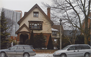 2015 N LAKE DR, a Arts and Crafts house, built in Milwaukee, Wisconsin in 1902.