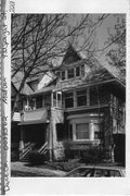 933 SPAIGHT ST, a Craftsman, built in Madison, Wisconsin in 1906.