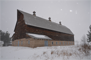 Wywialowski, John and Anna, Farmstead, a Building.