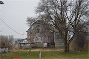 7153 County Road PD, a Astylistic Utilitarian Building barn, built in Verona, Wisconsin in 1920.