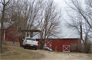 7621 Marsh View Road, a Astylistic Utilitarian Building barn, built in Verona, Wisconsin in 1890.