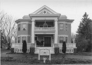 200 N 2ND ST 200 N 2ND ST, a Neoclassical/Beaux Arts house, built in Mount Horeb, Wisconsin in 1911.