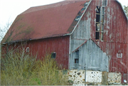 N2077 KRONCKE RD, a Astylistic Utilitarian Building barn, built in Leeds, Wisconsin in 1907.