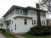 233-235 WOODLAWN AVE, a Craftsman apartment/condominium, built in Green Bay, Wisconsin in 1922.