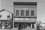 900 WISCONSIN AVE, a Italianate retail building, built in Boscobel, Wisconsin in 1899.