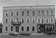 1005 WISCONSIN AVE, a Italianate lodging-hotel, built in Boscobel, Wisconsin in 1865.