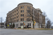 2320 N LAKE DR, a Neoclassical/Beaux Arts hospital/medical clinic, built in Milwaukee, Wisconsin in 1910.