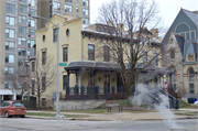 1122 N ASTOR ST, a Federal house, built in Milwaukee, Wisconsin in 1852.