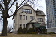 1684 N PROSPECT AVE, a Arts and Crafts house, built in Milwaukee, Wisconsin in 1881.