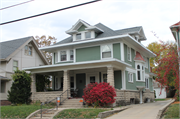 636 MILWAUKEE RD, a American Foursquare house, built in Beloit, Wisconsin in 1906.