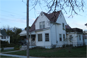 949 PARK AVE 949 PARK AVE, a Queen Anne house, built in Beloit, Wisconsin in 1900.