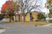 1033 WOODWARD AVE, a Contemporary elementary, middle, jr.high, or high, built in Beloit, Wisconsin in 1964.