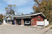 1006 PRAIRIE AVE, a Contemporary gas station/service station, built in Beloit, Wisconsin in 1967.
