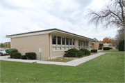 1221 HENRY AVE, a Contemporary elementary, middle, jr.high, or high, built in Beloit, Wisconsin in 1954.
