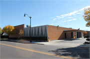 614 E GRAND AVE, a Contemporary grocery store/supermarket, built in Beloit, Wisconsin in 1955.