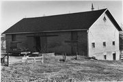 N SIDE OF OLD STAGE RD, .7 M W OF CENTER RD, a Astylistic Utilitarian Building barn, built in Rutland, Wisconsin in 1855.