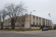 400 DeWITT ST, a Contemporary courthouse, built in Portage, Wisconsin in 1962.