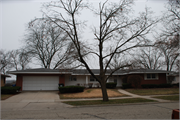 612 W EDGEWATER ST, a Ranch house, built in Portage, Wisconsin in 1960.