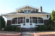 604 5TH AVE, a Bungalow house, built in Eau Claire, Wisconsin in 1922.