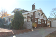604 5TH AVE, a Bungalow house, built in Eau Claire, Wisconsin in 1922.