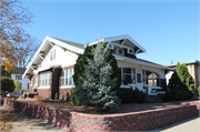 604 5TH AVE, a Bungalow house, built in Eau Claire, Wisconsin in 1922.