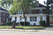 3423 WASHINGTON AVE, a American Foursquare house, built in Racine, Wisconsin in 1916.