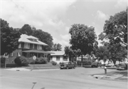 930 S 6TH ST, a Prairie School house, built in La Crosse, Wisconsin in 1917.