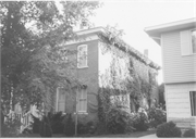 1018 S 6TH ST, a Italianate house, built in La Crosse, Wisconsin in 1884.