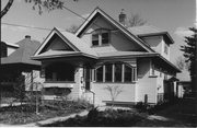 1439 SPAIGHT ST, a Bungalow house, built in Madison, Wisconsin in 1927.