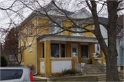1118 HAYES AVE, a American Foursquare house, built in Racine, Wisconsin in 1912.