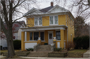 1118 HAYES AVE, a American Foursquare house, built in Racine, Wisconsin in 1912.