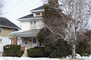 3602 WASHINGTON AVE, a American Foursquare house, built in Racine, Wisconsin in 1925.