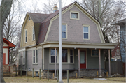 2931 WASHINGTON AVE, a Dutch Colonial Revival house, built in Racine, Wisconsin in 1909.