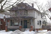 3517 WASHINGTON AVE, a American Foursquare house, built in Racine, Wisconsin in 1910.