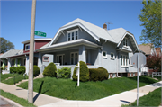 2802 W GREENFIELD AVE, a Bungalow house, built in Milwaukee, Wisconsin in 1917.