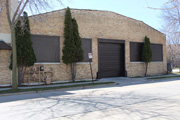 339 E STEWART ST (AKA 1982 S HILBERT ST), a Astylistic Utilitarian Building industrial bldg/manufacturing facility, built in Milwaukee, Wisconsin in 1917.